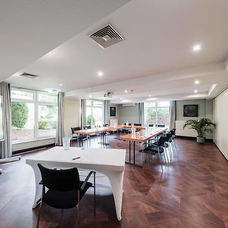 Mercure 3* פורצהיים